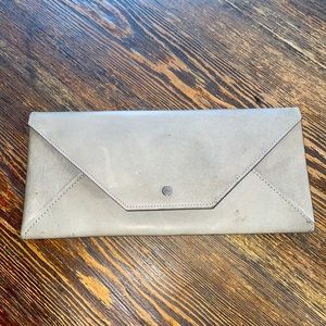 Abas envelope clutch